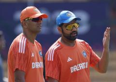 I tried convincing Dravid to stay: Rohit