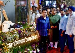 PIX: Tendulkar inaugurates Ramakant Achrekar memorial