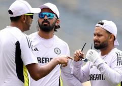 India's players angry as fans pass 'rude' comments!