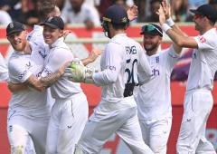 Kohli's absence gives England an edge in Test series