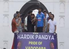 Grand homecoming for Hardik Pandya in Vadodara