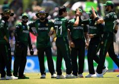 Did Pak cheat? Theron accuses Rauf of ball tampering