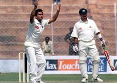 Ex-India pacer Johnson dies after falling from balcony