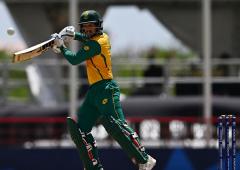 PIX: De Kock, bowlers help South Africa sink England