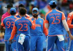India will come hard at us: England coach Mott