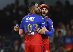 RCB must focus on bettering bowling department: AB