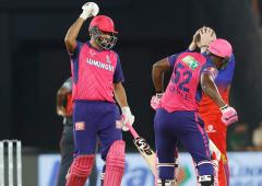 PIX: RR stun RCB in Eliminator; storm into Qualifier 2