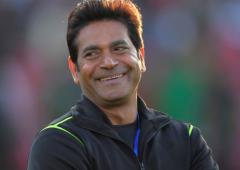 Aqib takes charge as Pakistan's new interim coach