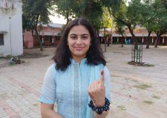 PIX: Manu, Vinesh, Babita, Bajrang Vote