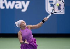 Top seeds Shnaider, Bouzkova advance in WTA tour 