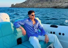 Gill Chills On Holiday