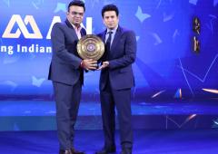 Sachin Honoured with Lifetime Achievement Award 