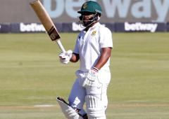 Rickelton, Bavuma score tons as SA dominate vsPak