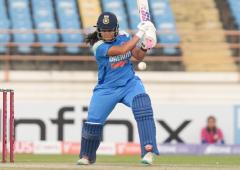 Indian women outclass Ireland in 1st T20I