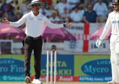 Legend calls for urgent wide ball rule overhaul 