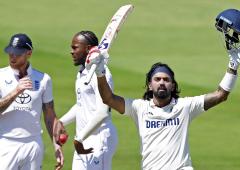 Day 3 PIX: India rally with Rahul ton, but England...