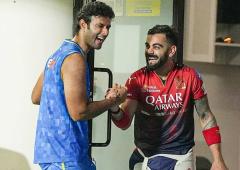 Kohli Cracks Up; Dhoni Mentors Spinner