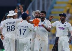 How India pegged back Proteas in final session