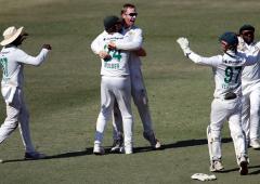 South Africa humiliate India in Guwahati; sweep series 2-0