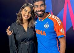 'Akkhi Duniya Ek Taraf Aur Mera Bumrah'