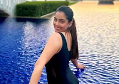 Srishty Knows Just How To Handle The Summer Heat