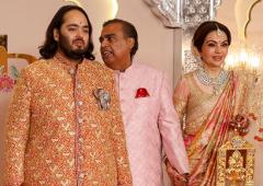 Anant Ambani Arrives For His Shaadi