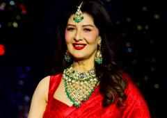 Sangeeta Bijlani Looks Absolutely Smashing!