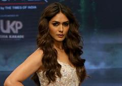 When Mrunal Wore A Dress Made In Heaven