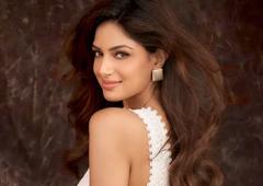 Isn't Harnaaz Dazzling?