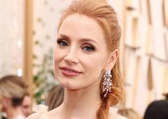 STUNNING! Jessica Chastain on the Oscars red carpet