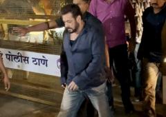 Salman Visits Malaika After Father's Death