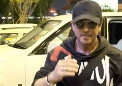 Watch: SRK Gets Mobbed As He Flies Out