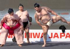Japan's Sumo Wrestlers In India!
