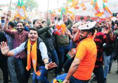 Dance, 'Dudh Abhishek': BJP, Cong celebrate poll win