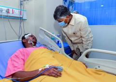 Chandrababu Meets Victims Of Explosion