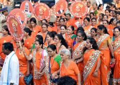 Mahayuti Supporters Throng Azad Maidan