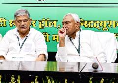 Nitish renews Bihar special status demand at JD-U meet