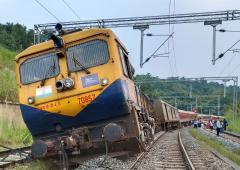 8 coaches of Agartala-LTT Express derail in Assam