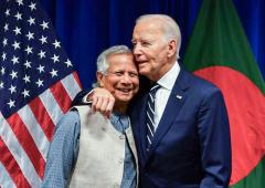 Biden Gives Yunus A Modisque Hug