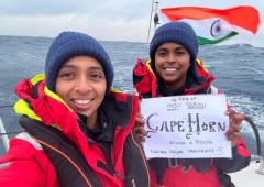 3 Cheers For These Navy Lady Officers!