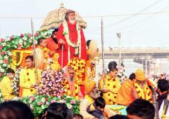 Maha Kumbh Sees First Royal Entry