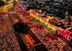 Kashi Dazzles With Over 2,600,000 Diyas