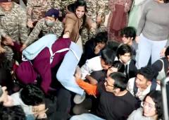 15 arrested as protest against Delhi's toxic air turns ugly