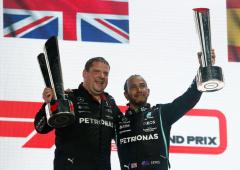 Hamilton wins in Qatar with Verstappen second
