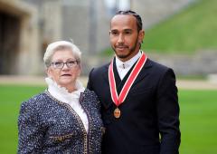 Lewis Hamilton plans to add his mother's surname