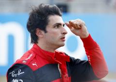 US GP: Sainz on pole as F1 mourns Mateschitz's death