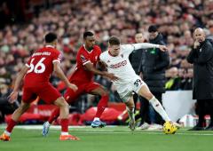 PHOTOS: Man United hold Liverpool in drab affair