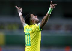 PIX: Neymar goes past Pele as Brazil thrash Bolivia