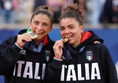 Italy's Errani-Paolini win women's doubles gold