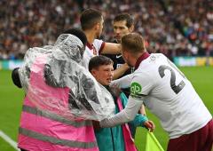 West Ham players' act of kindness wins hearts